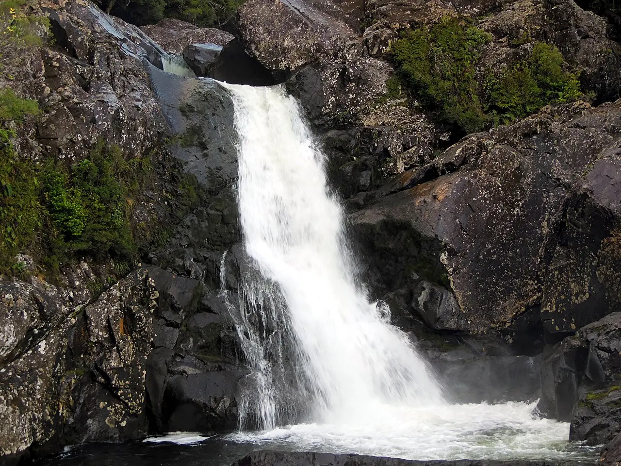 Saltos del río Chaicas en el Parque Nacional Alerce Andino