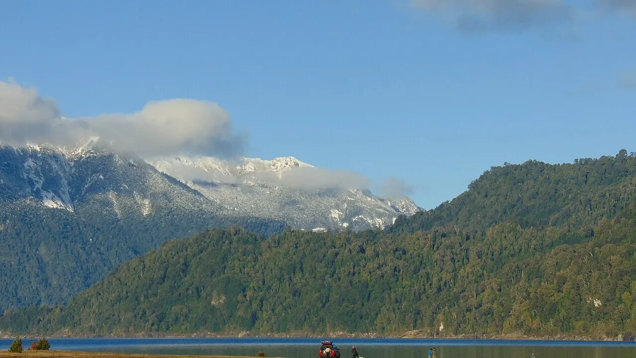 Lago Chapo en la Región de Los Lagos